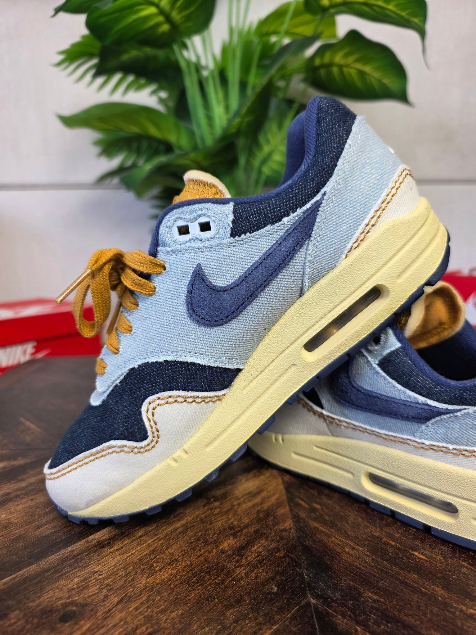 Nike Air Max 1 '87 Denim Aura maat 37,5