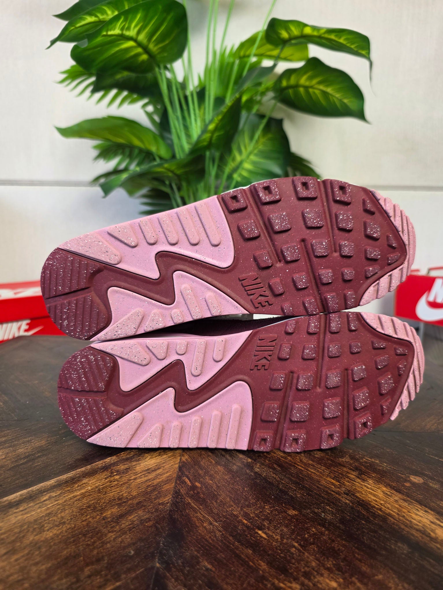 Nike Air Max 90 Neapolitan maat 42