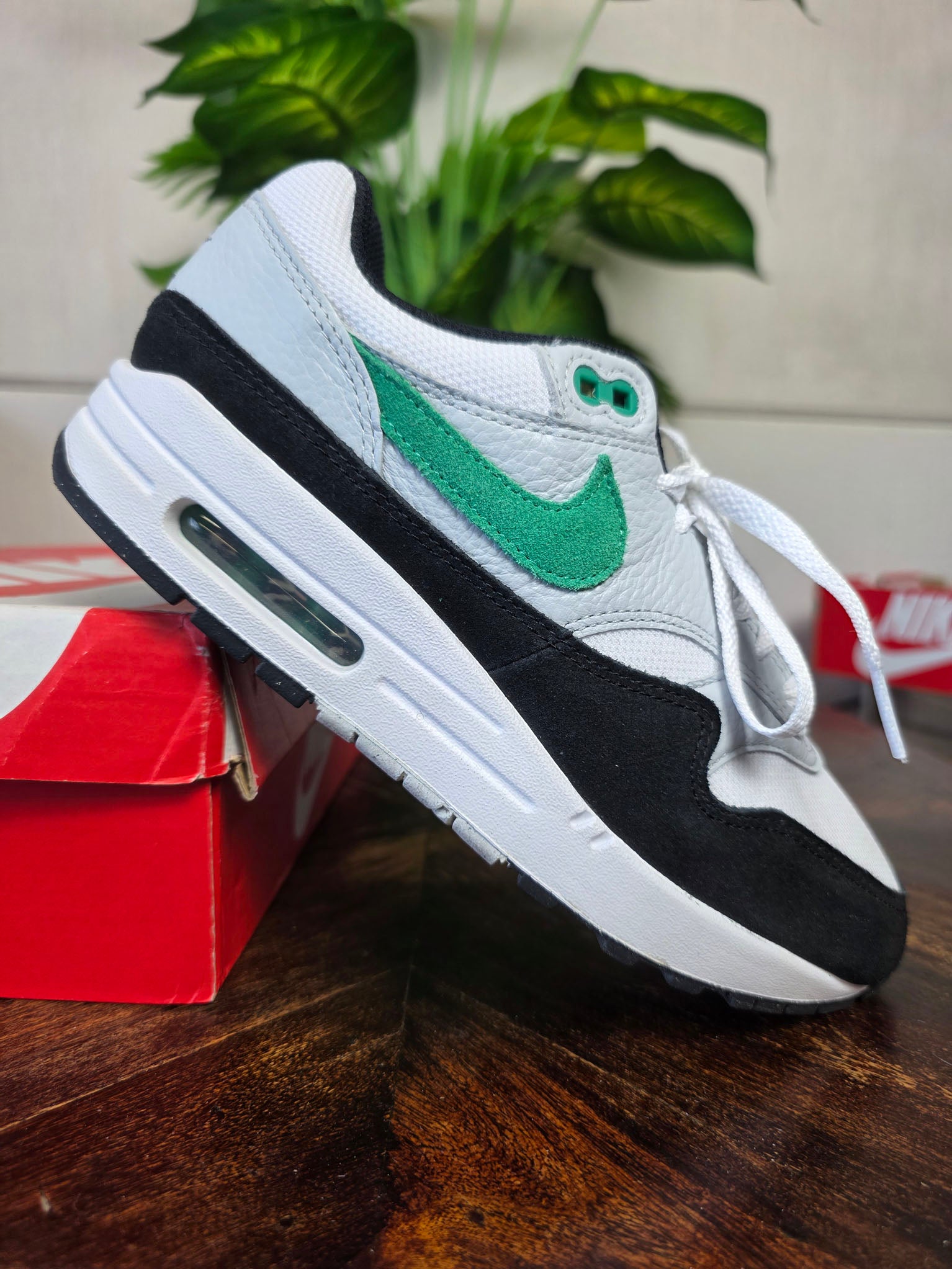 Nike Air Max 1 Green Chili maat 40