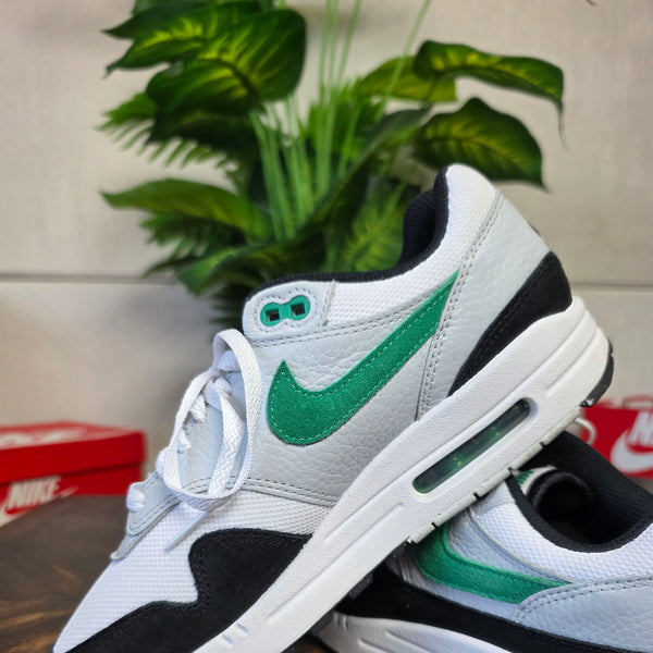 Nike Air Max 1 Green Chili maat 40