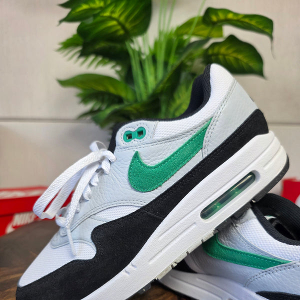 Nike Air Max 1 Green Chili maat 40