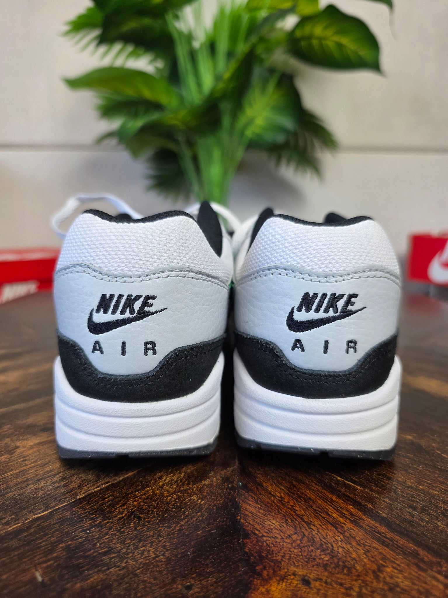 Nike Air Max 1 Green Chili maat 40