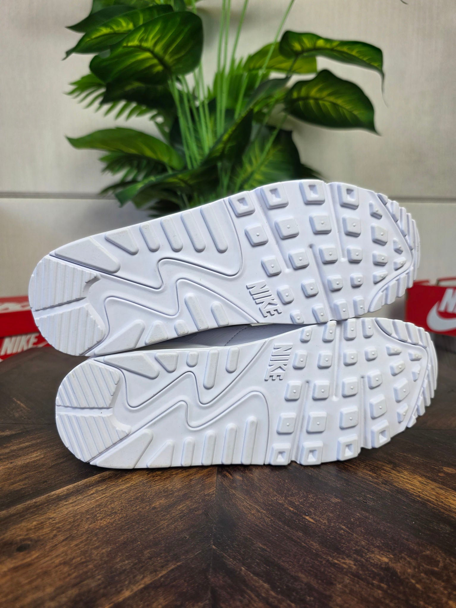 Nike Air Max 90 Triple White LTR maat 41