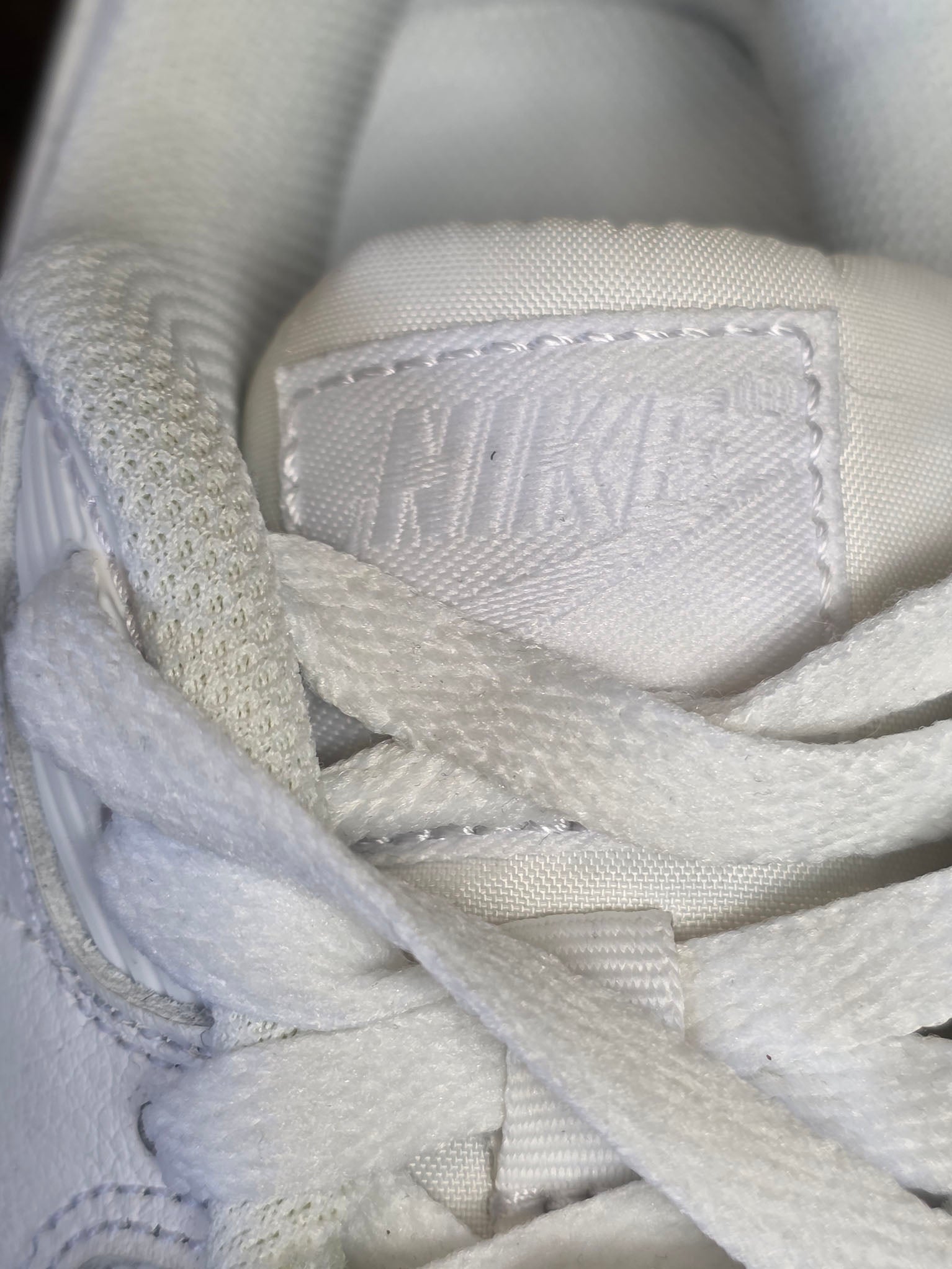 Nike Air Max 90 Triple White LTR maat 41