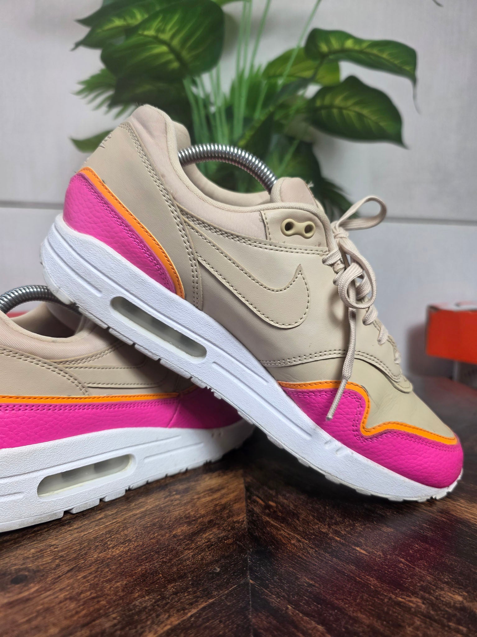 Nike Air Max 1 Liner Tan Pink maat 43