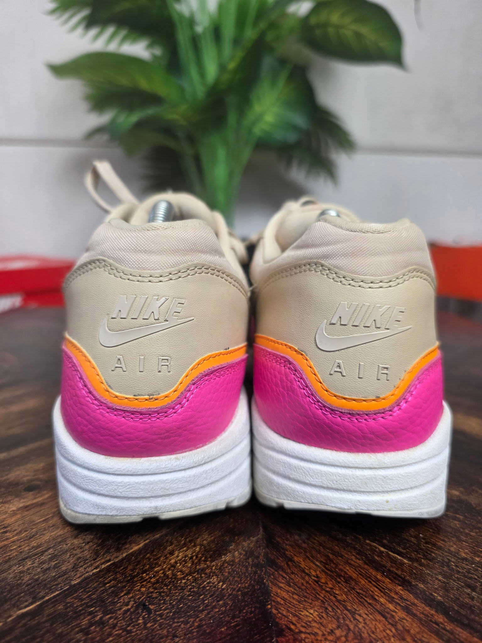 Nike Air Max 1 Liner Tan Pink maat 43