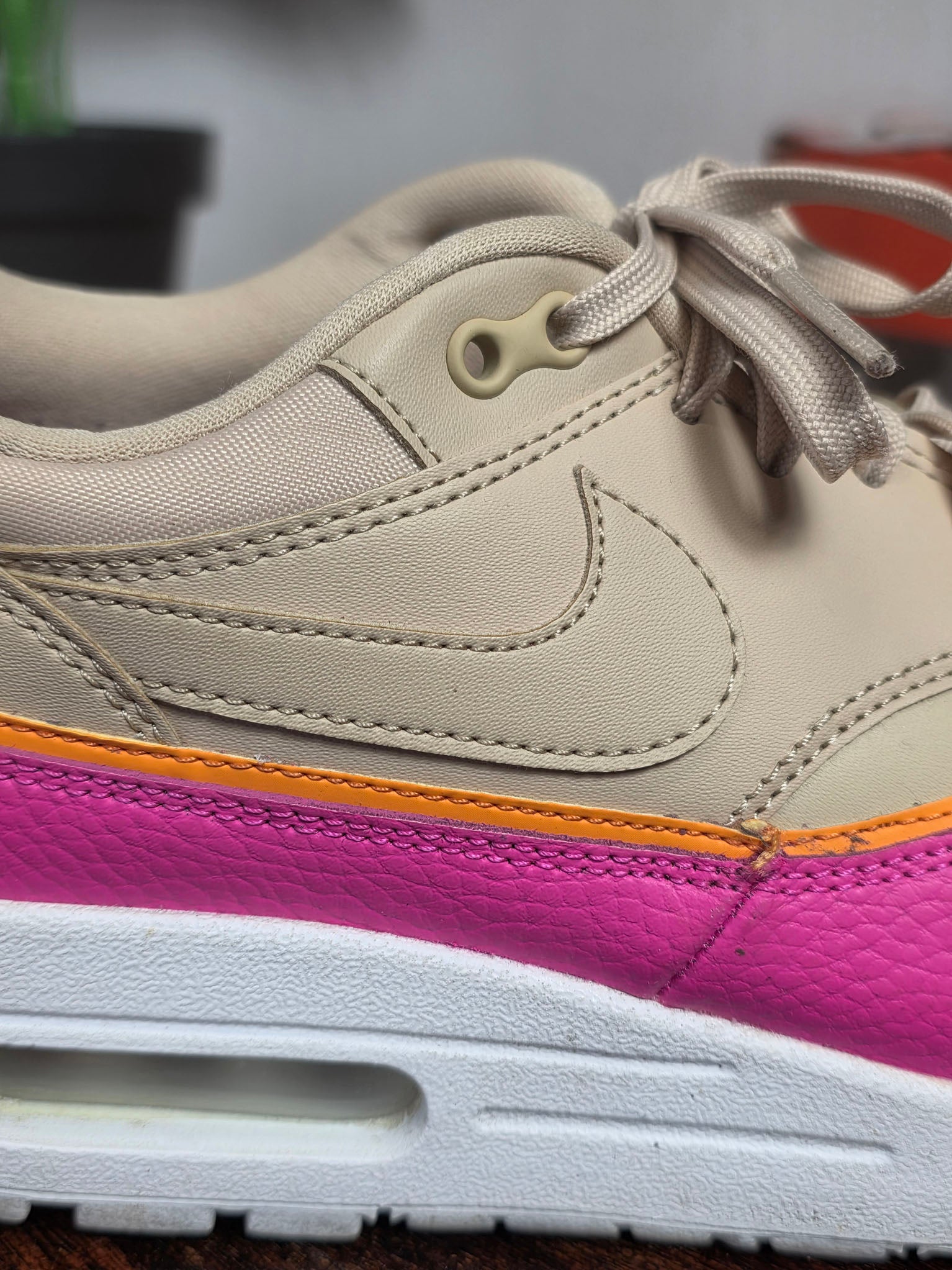 Nike Air Max 1 Liner Tan Pink maat 43
