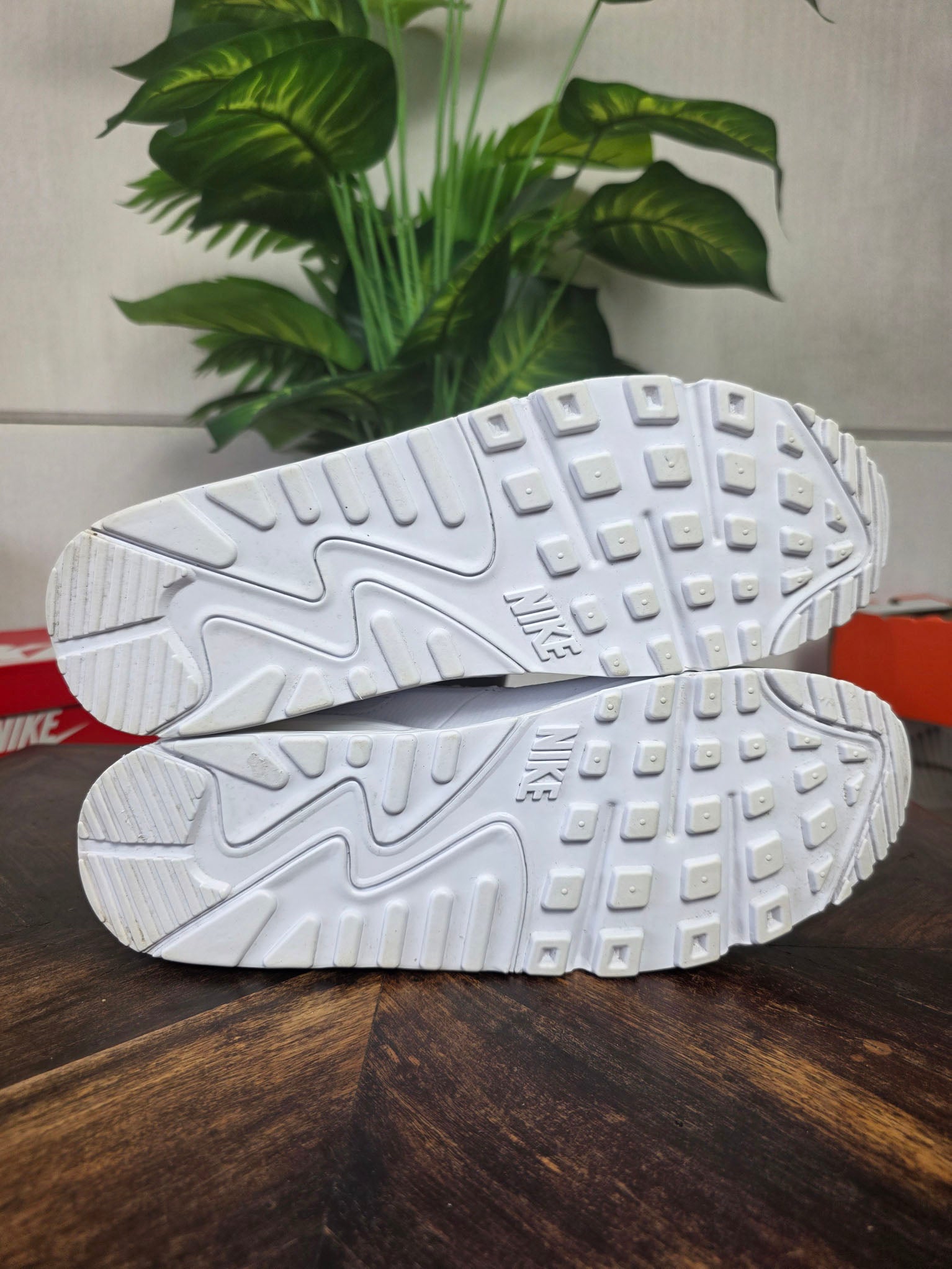 Nike Air Max 90 Triple White LTR maat 46