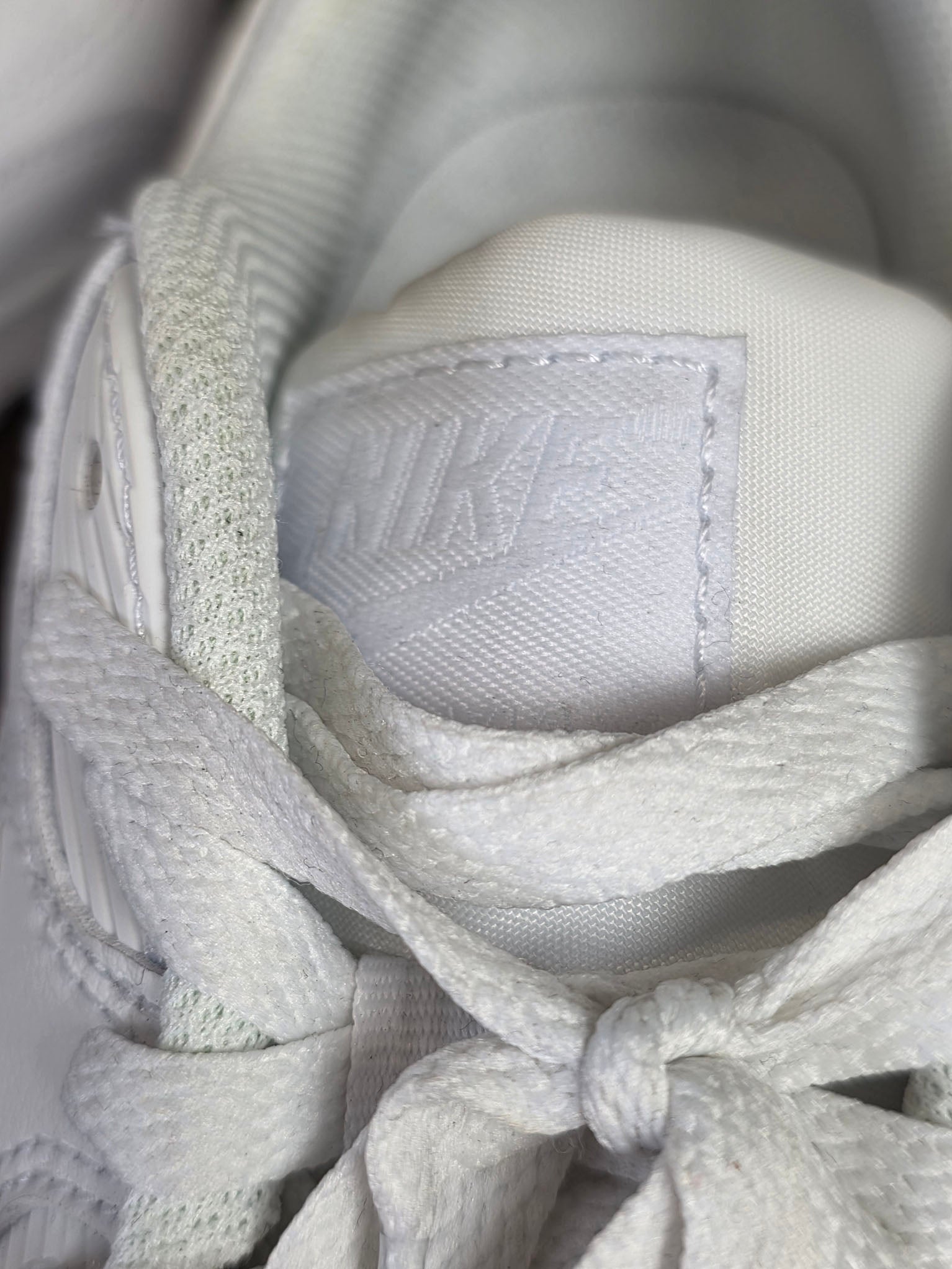 Nike Air Max 90 Triple White LTR maat 46