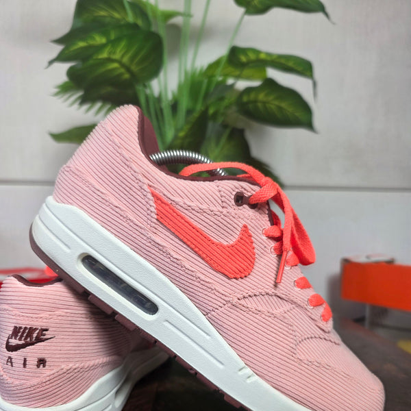 Nike Air Max 1 PRM Corduroy Stardust maat 42,5