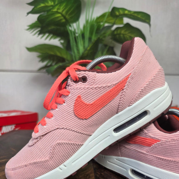 Nike Air Max 1 PRM Corduroy Stardust maat 42,5