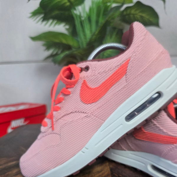Nike Air Max 1 PRM Corduroy Stardust maat 42,5
