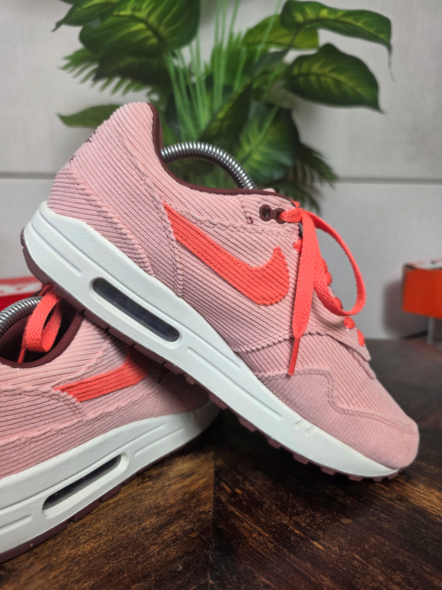 Nike Air Max 1 PRM Corduroy Stardust maat 42,5