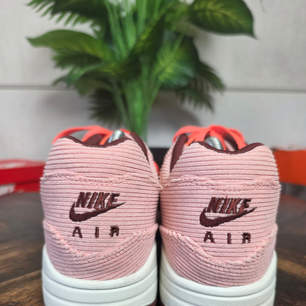 Nike Air Max 1 PRM Corduroy Stardust maat 42,5
