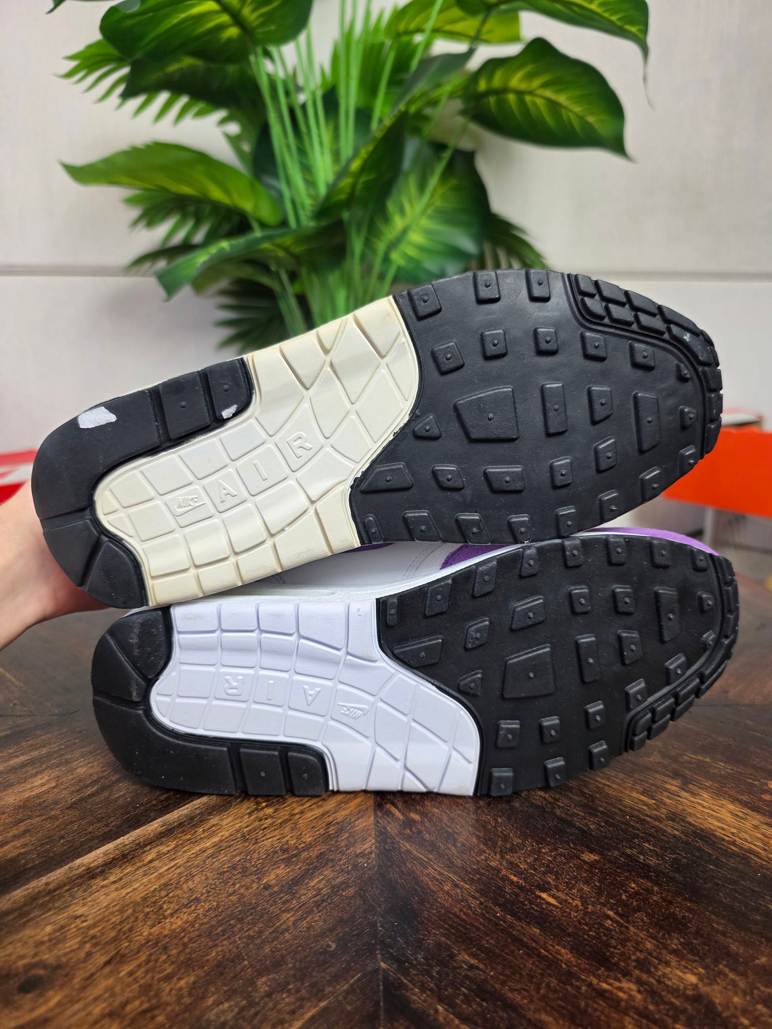 Nike Air Max 1 Atomic Violet maat 38,5