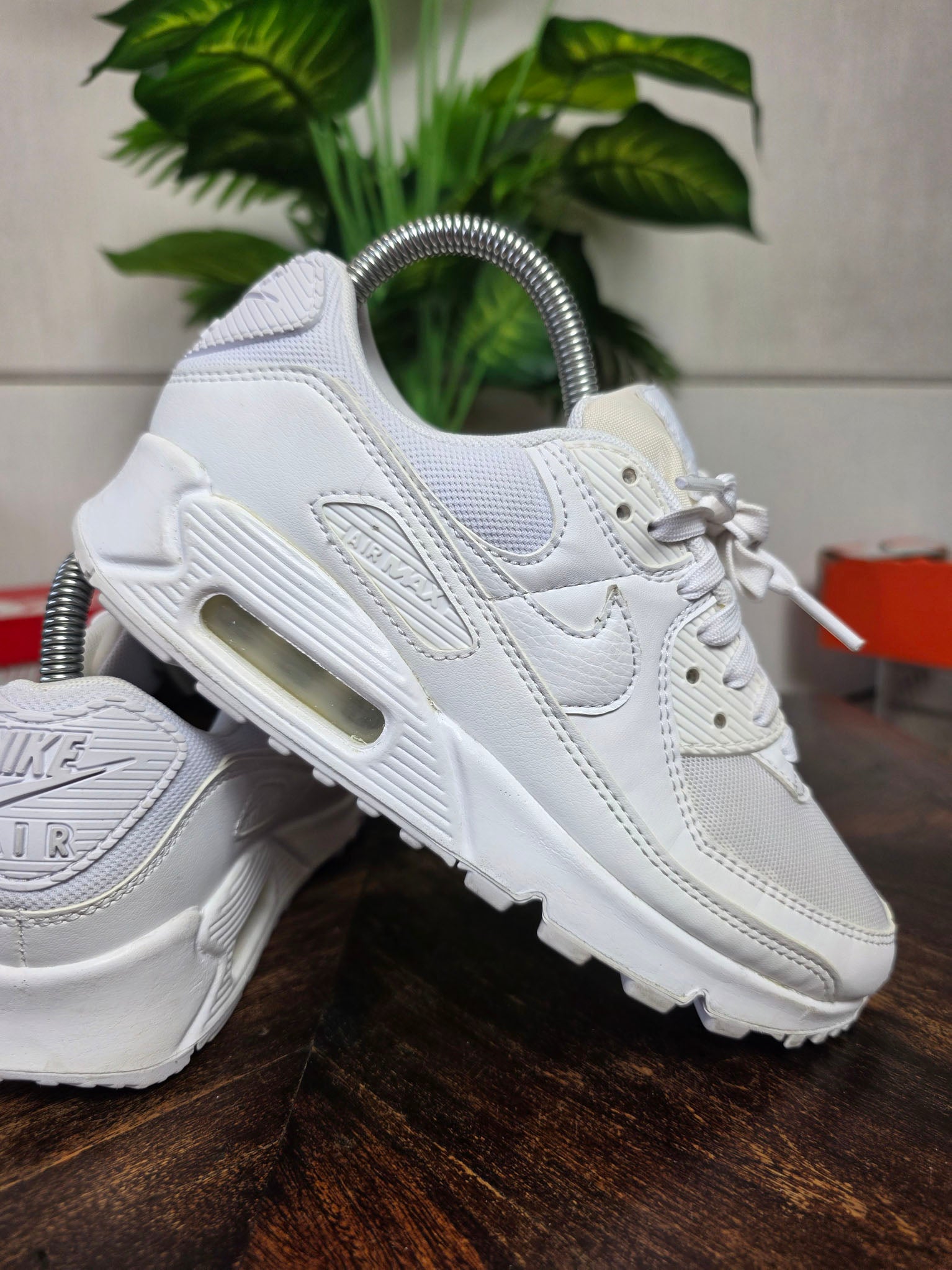 Nike Air Max 90 Triple White maat 37,5