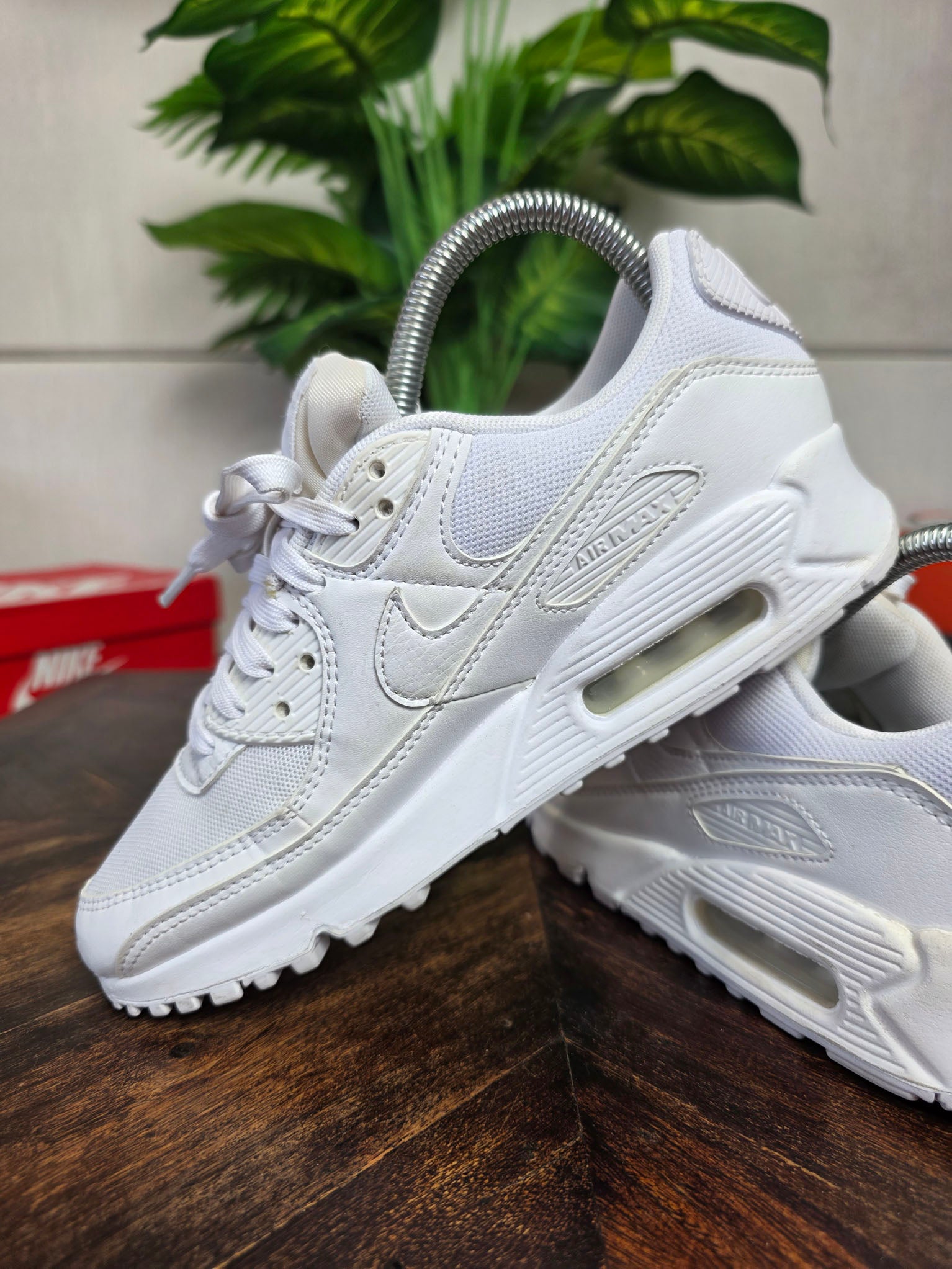 Nike Air Max 90 Triple White maat 37,5