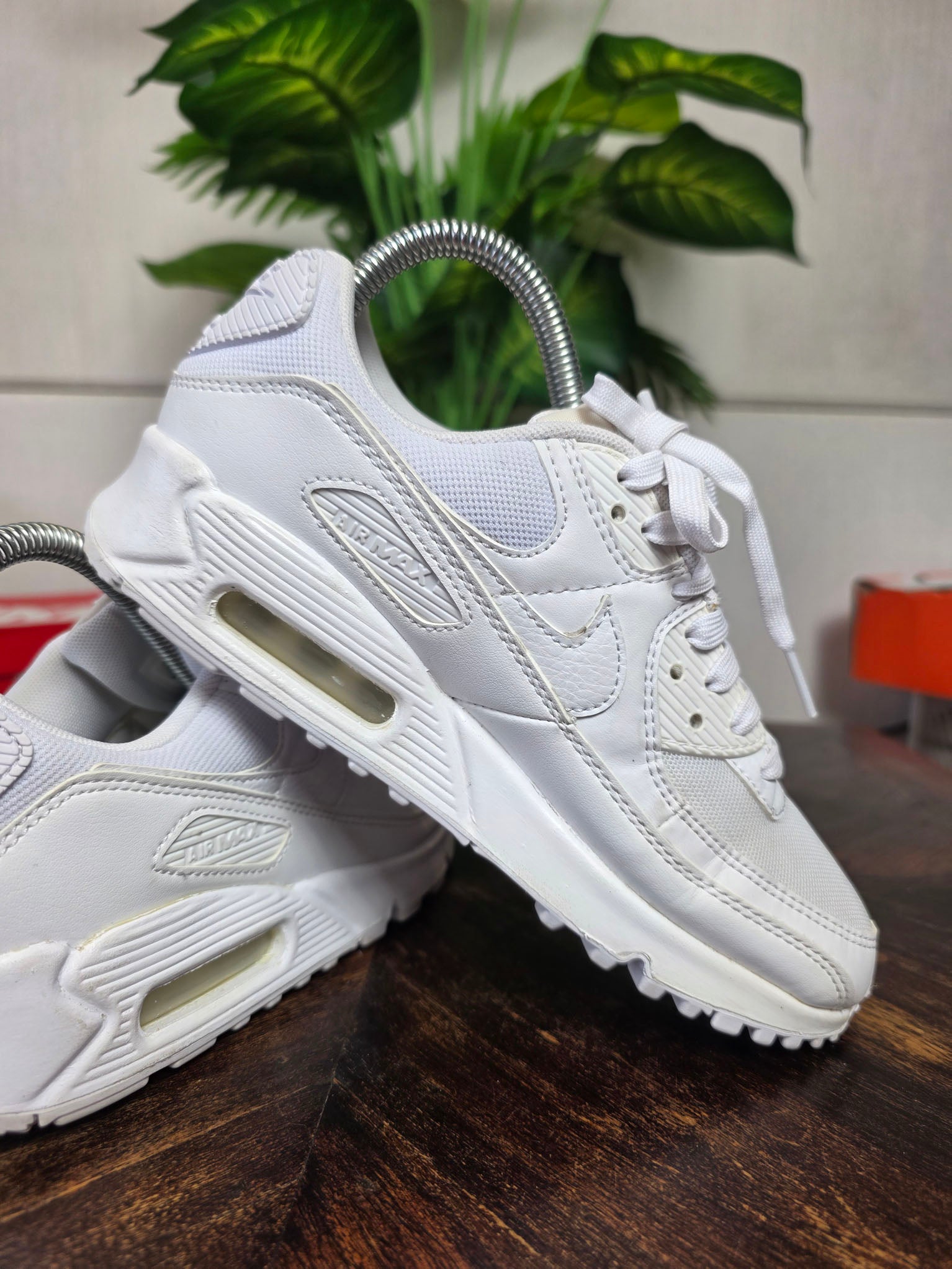 Nike Air Max 90 Triple White maat 37,5