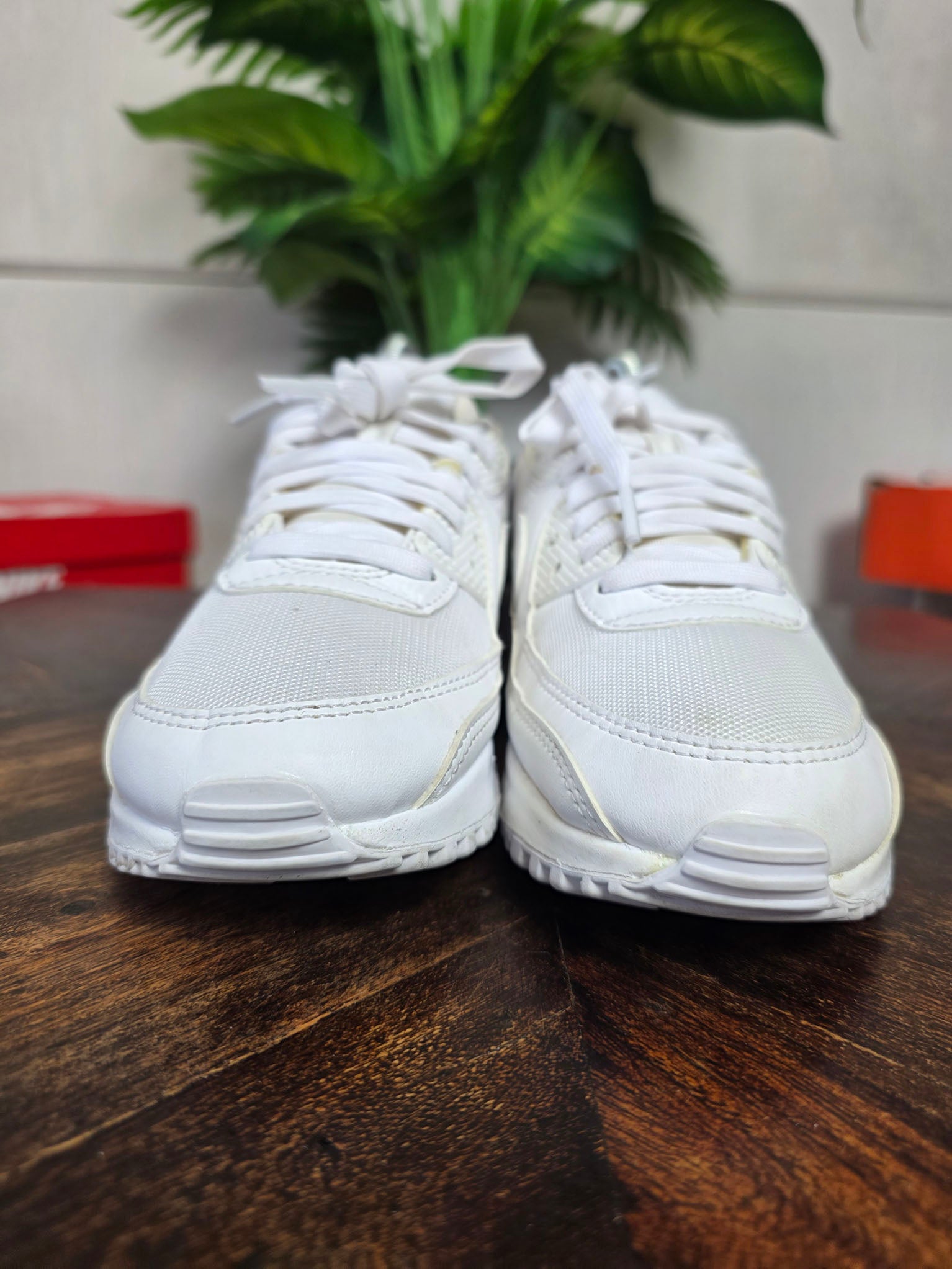 Nike Air Max 90 Triple White maat 37,5