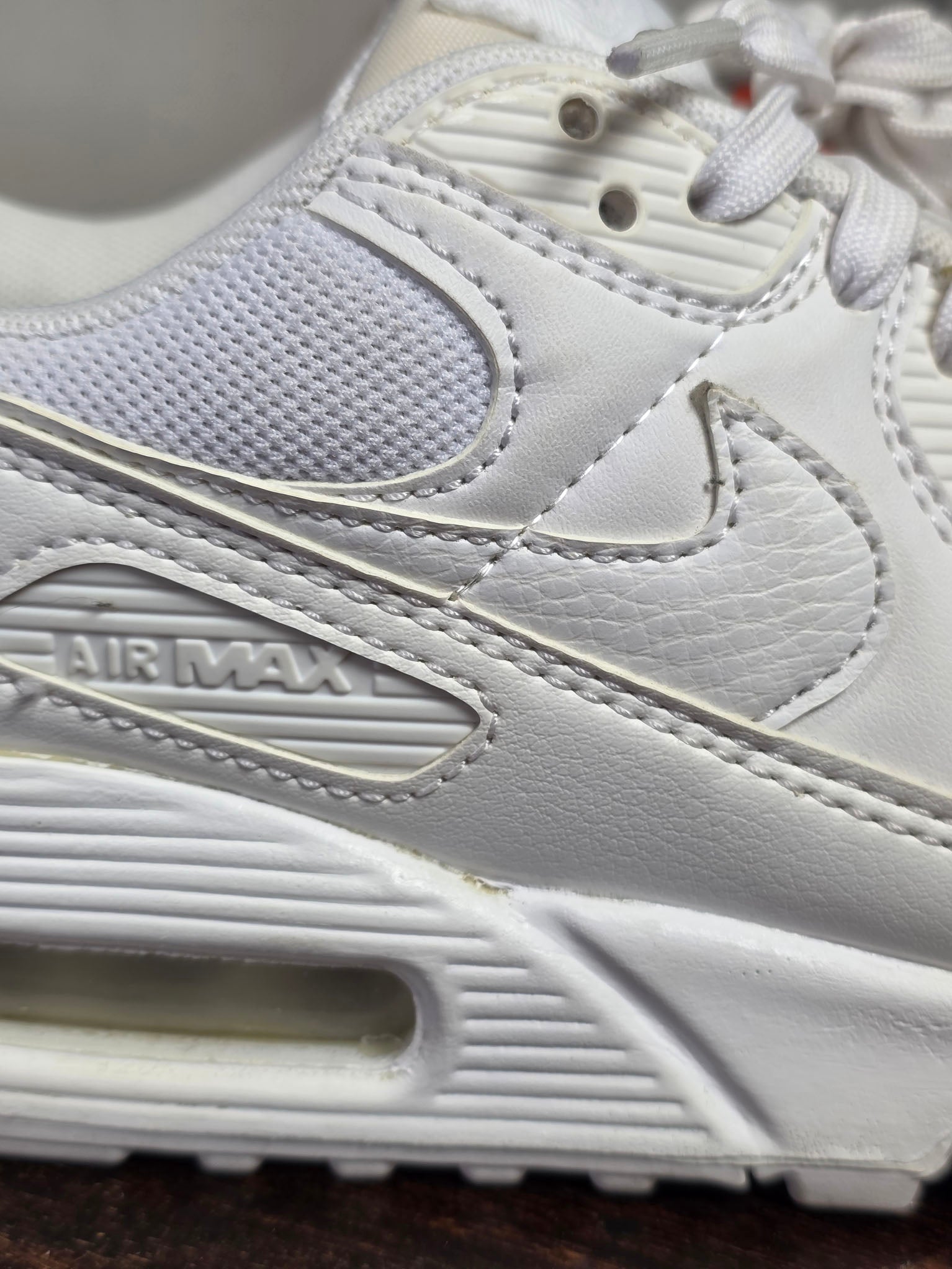Nike Air Max 90 Triple White maat 37,5