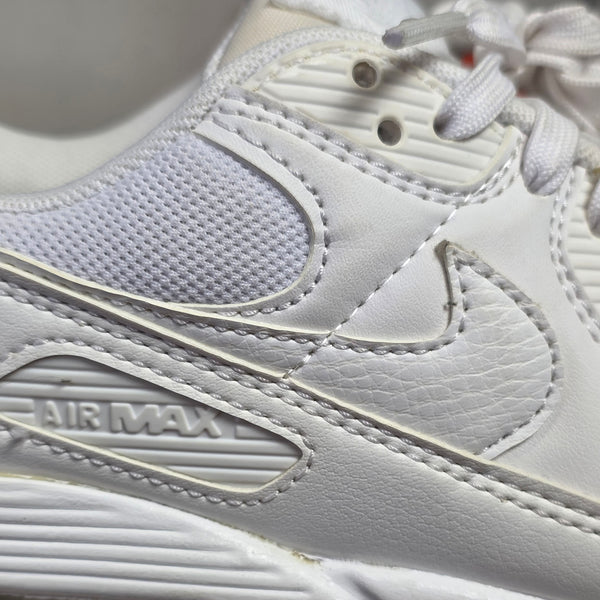 Nike Air Max 90 Triple White maat 37,5