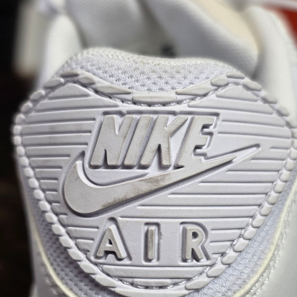 Nike Air Max 90 Triple White maat 37,5