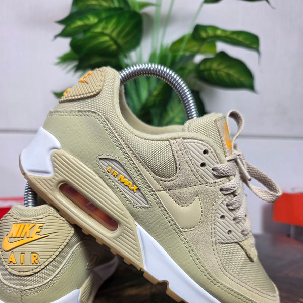 Nike Air Max 90 Wheat Grass maat 37,5