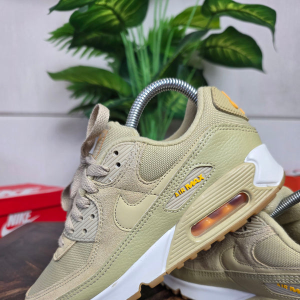Nike Air Max 90 Wheat Grass maat 37,5