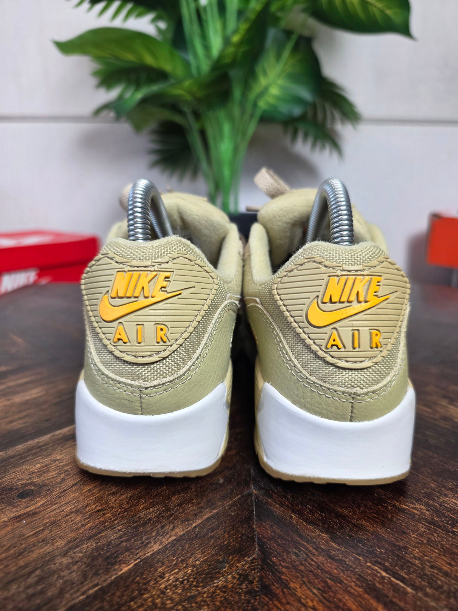 Nike Air Max 90 Wheat Grass maat 37,5