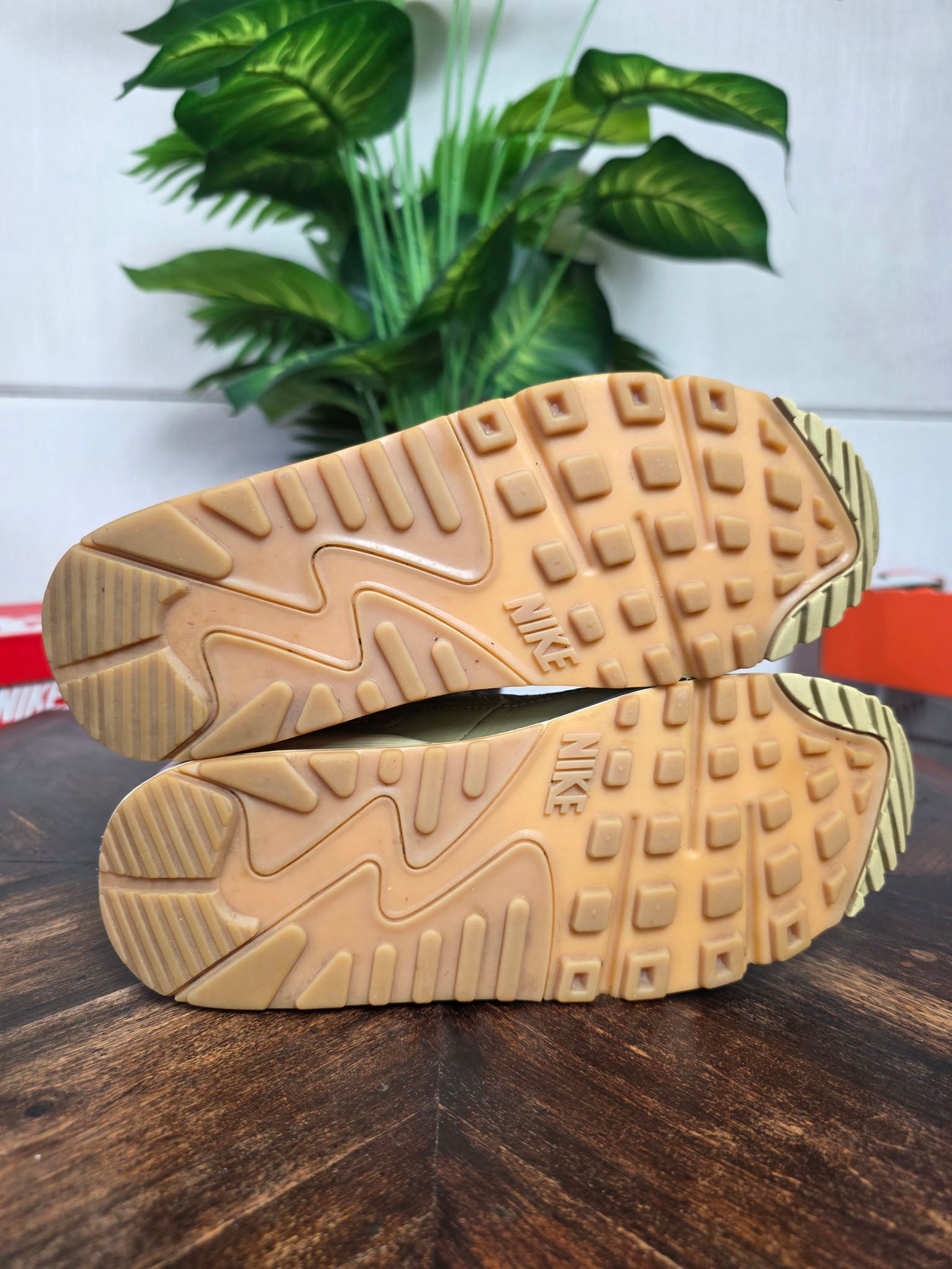 Nike Air Max 90 Wheat Grass maat 37,5
