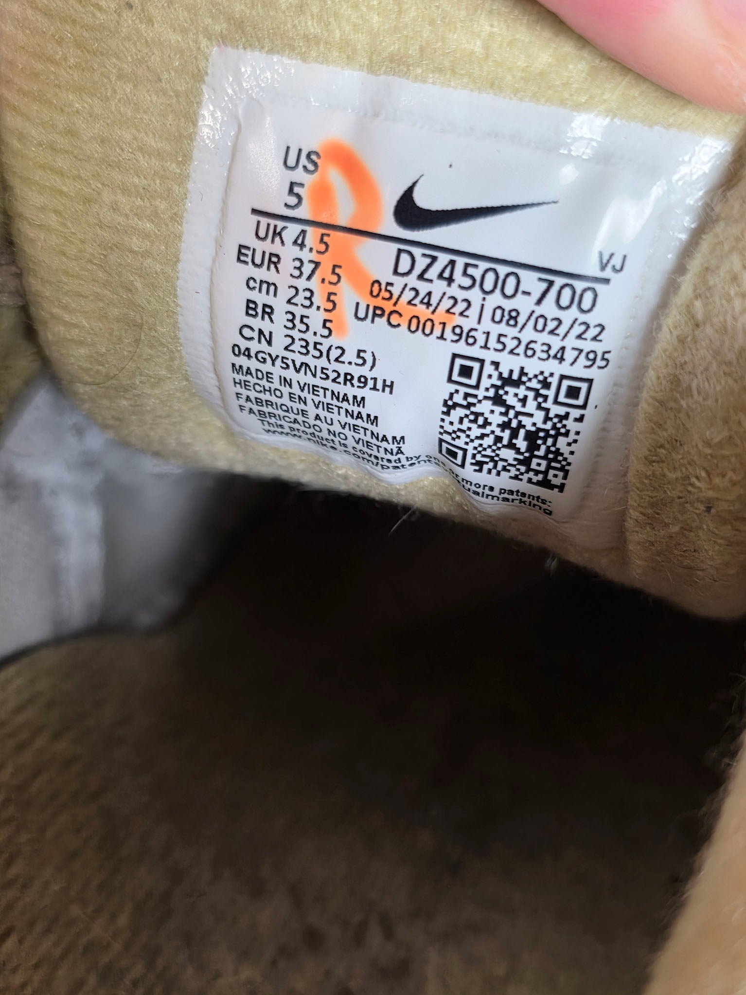 Nike Air Max 90 Wheat Grass maat 37,5