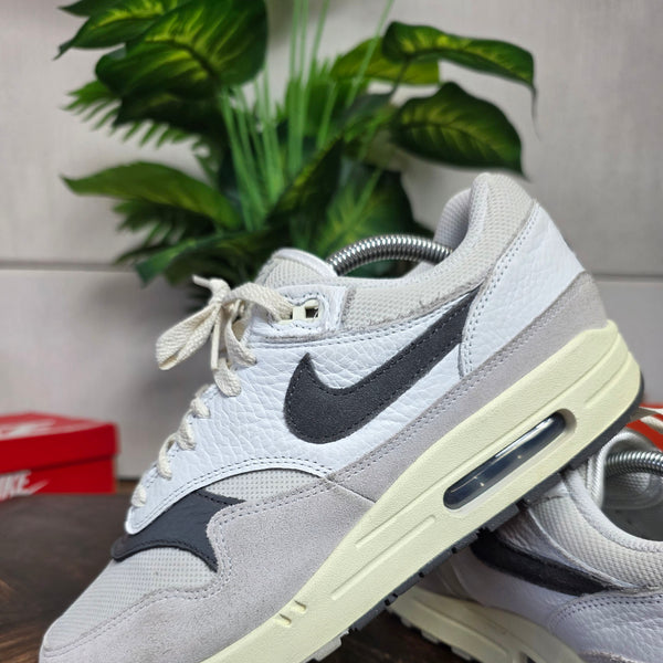 Nike Air Max 1 Greyscale maat 43