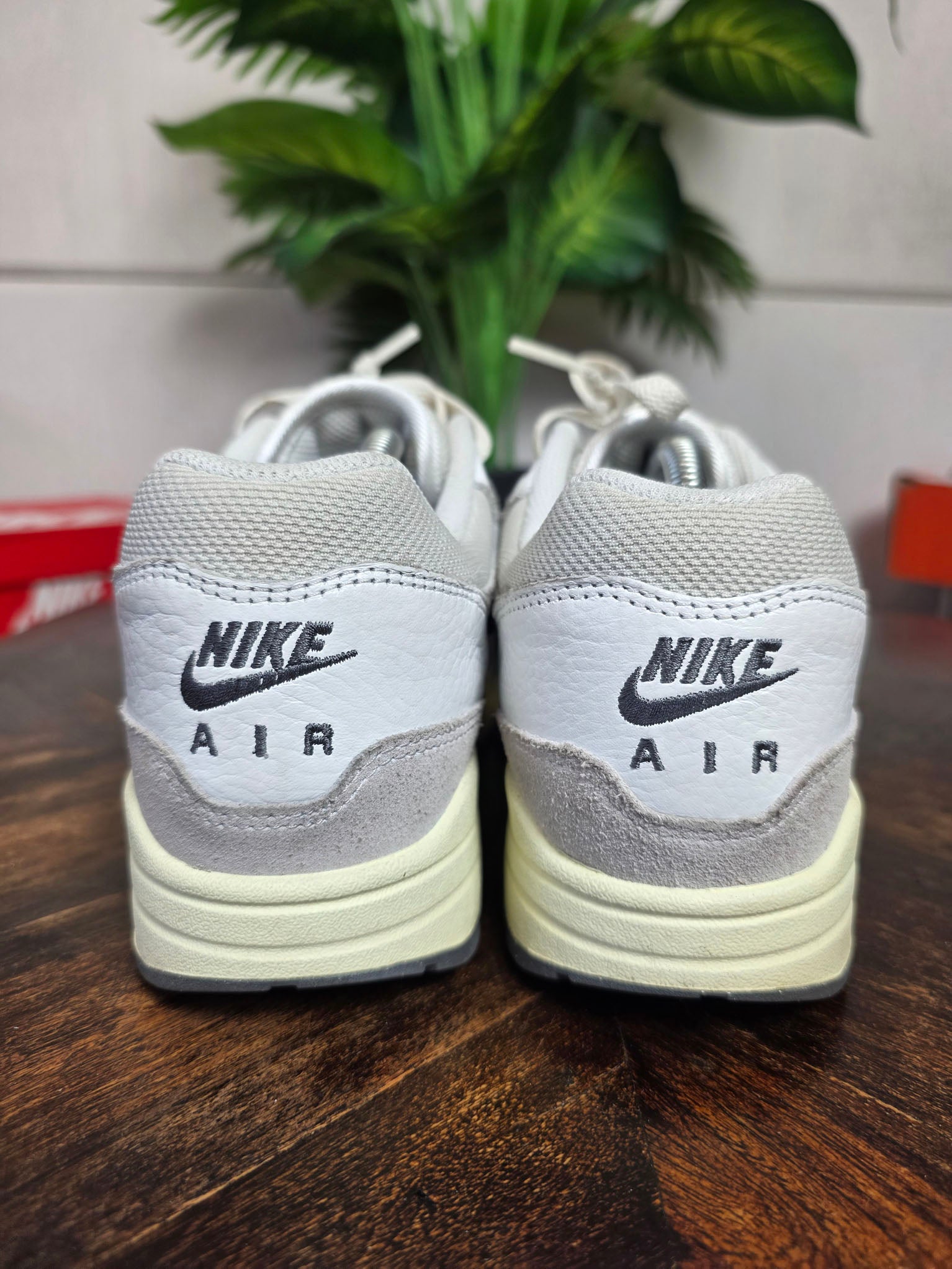 Nike Air Max 1 Greyscale maat 43