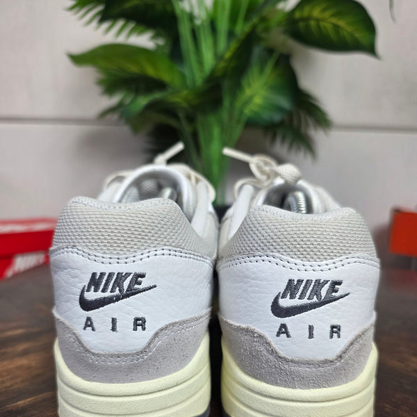 Nike Air Max 1 Greyscale maat 43