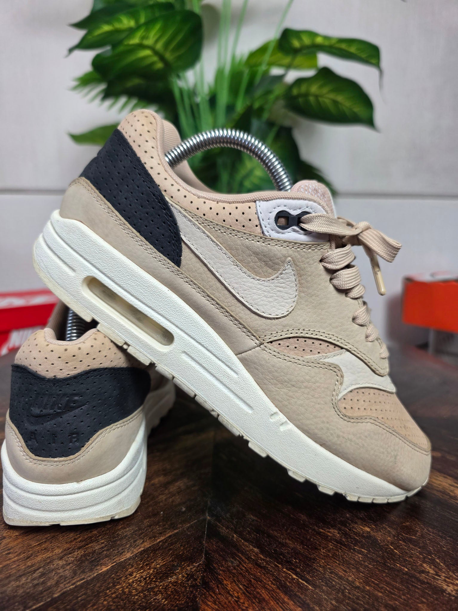 Nike Air Max 1 Pinnacle Mushroom maat 40,5