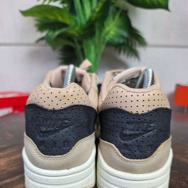 Nike Air Max 1 Pinnacle Mushroom maat 40,5