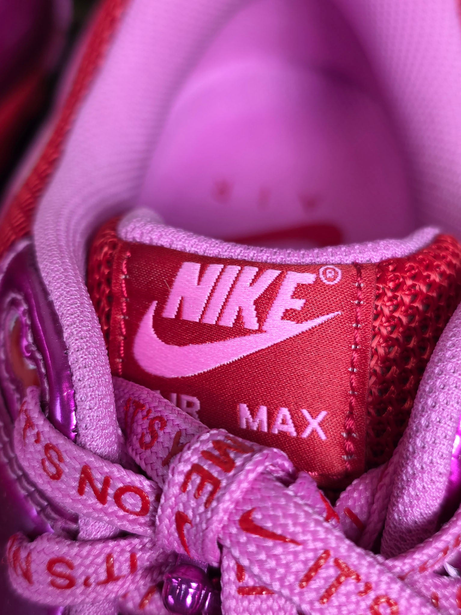 Nike Air Max 1 Valentine's Day Playful Pink maat 44,5