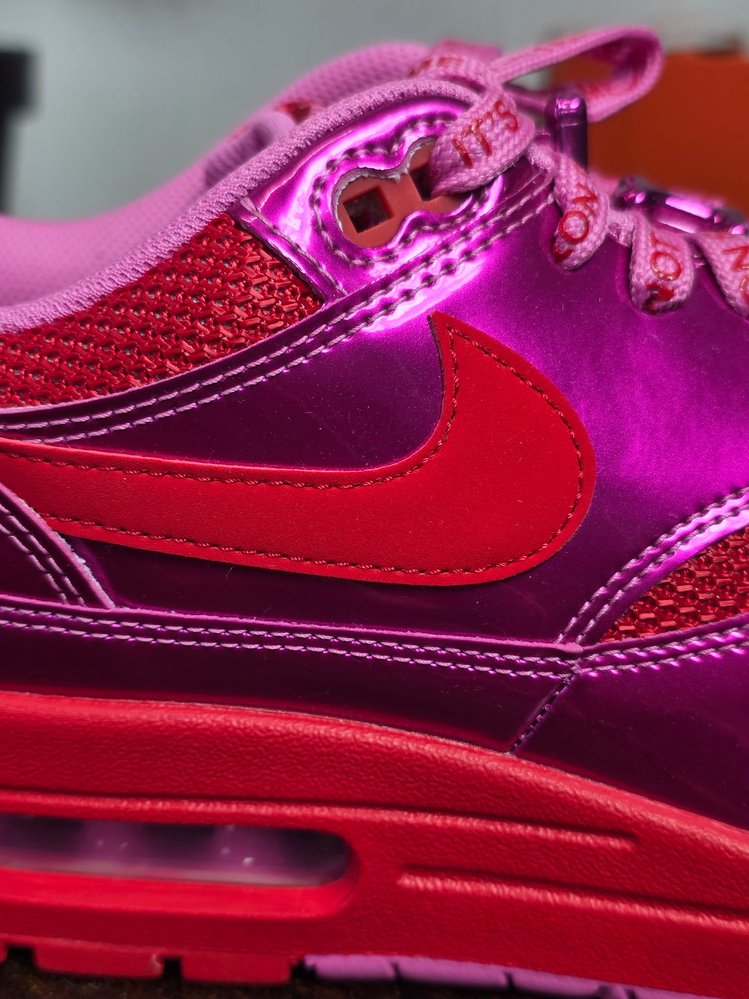 Nike Air Max 1 Valentine's Day Playful Pink maat 44,5