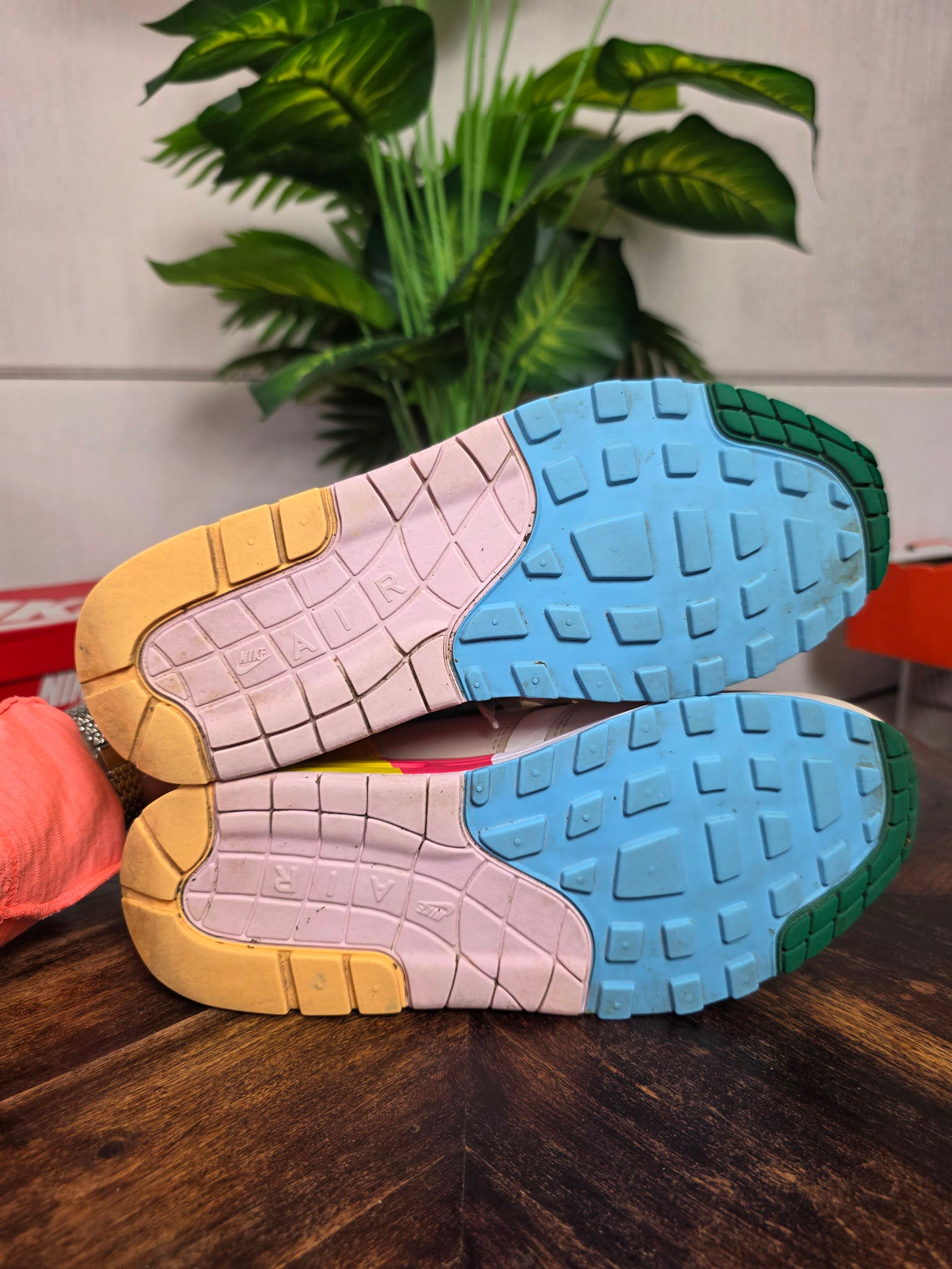 Nike Air Max 1 Multi-Color maat 42