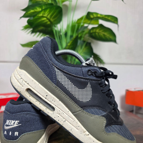 Nike Air Max 1 Medium Olive maat 42,5