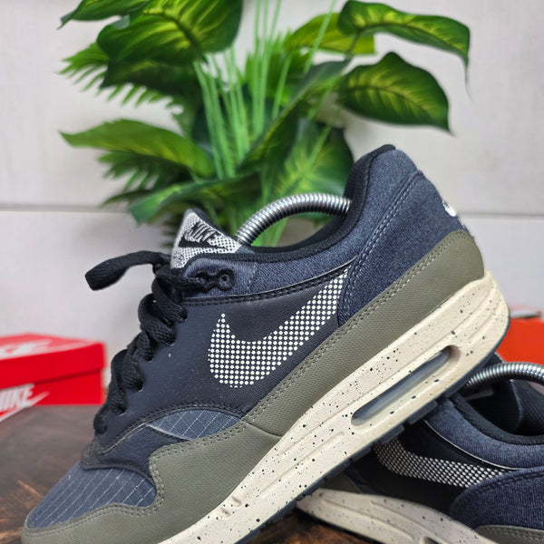 Nike Air Max 1 Medium Olive maat 42,5
