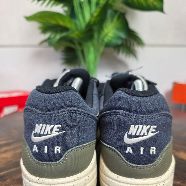 Nike Air Max 1 Medium Olive maat 42,5
