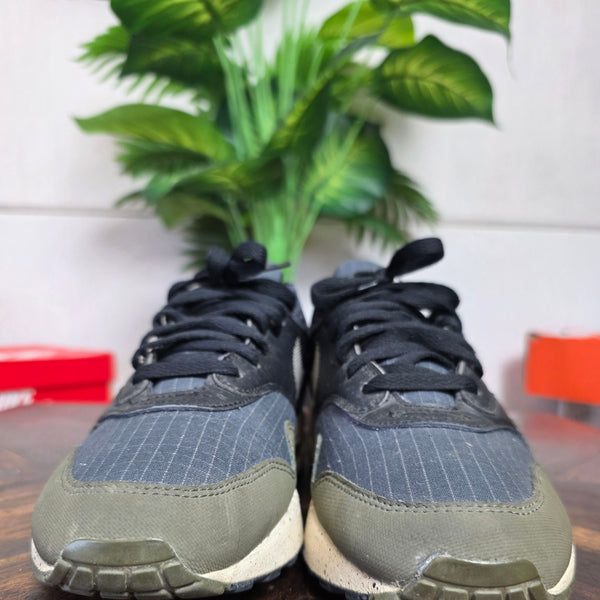 Nike Air Max 1 Medium Olive maat 42,5