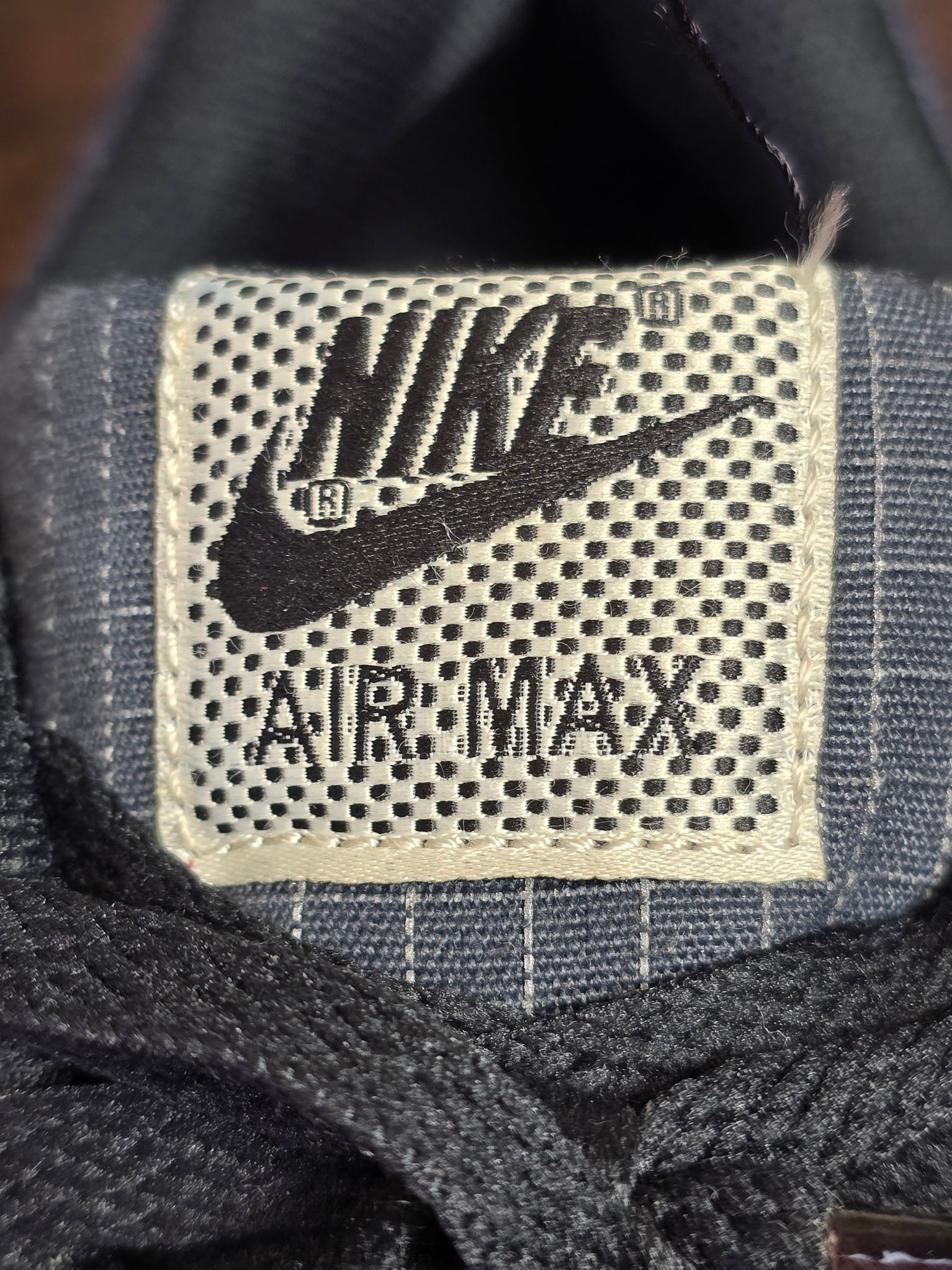 Nike Air Max 1 Medium Olive maat 42,5