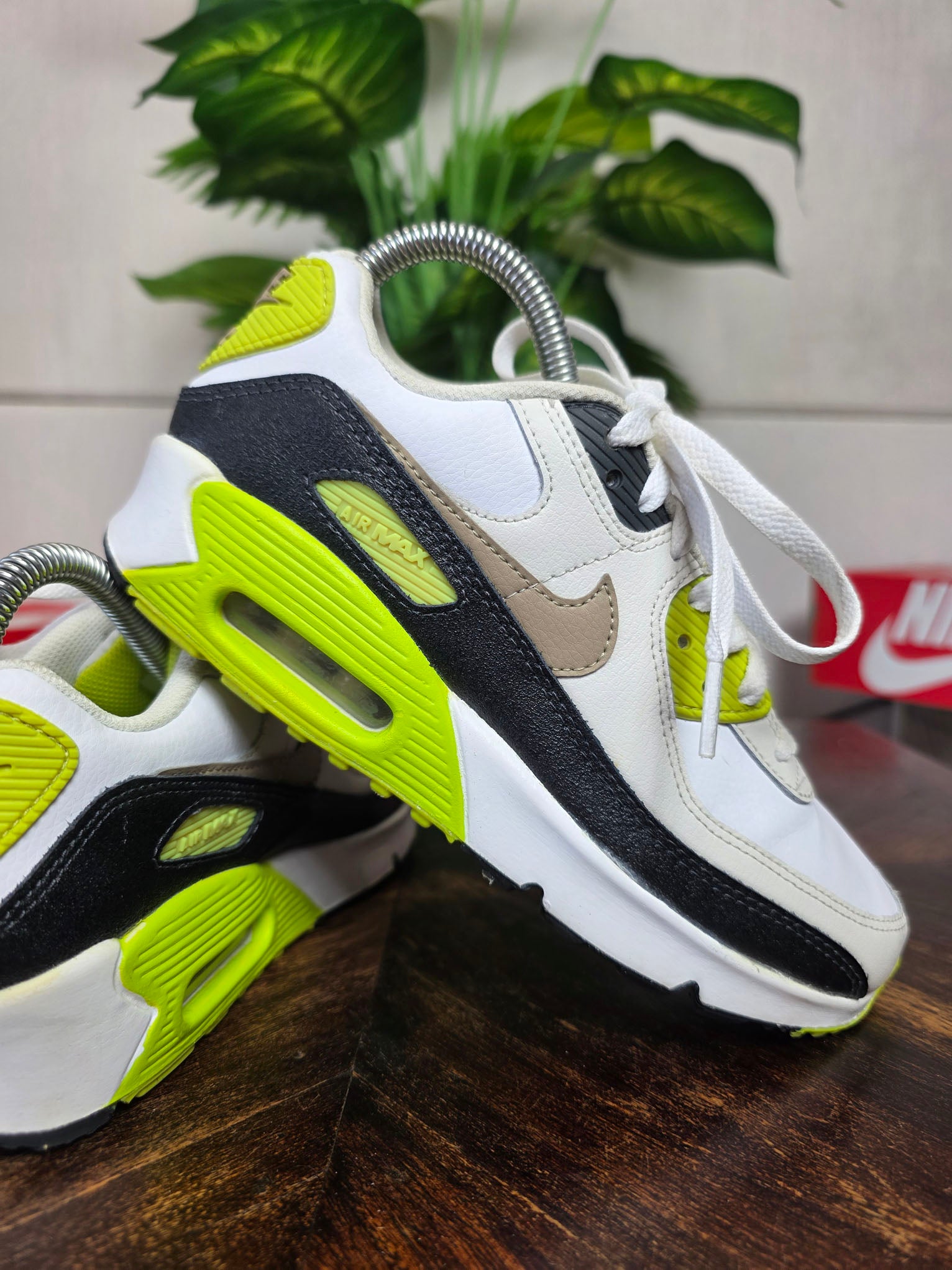 Nike Air Max 90 GS Cyber maat 36