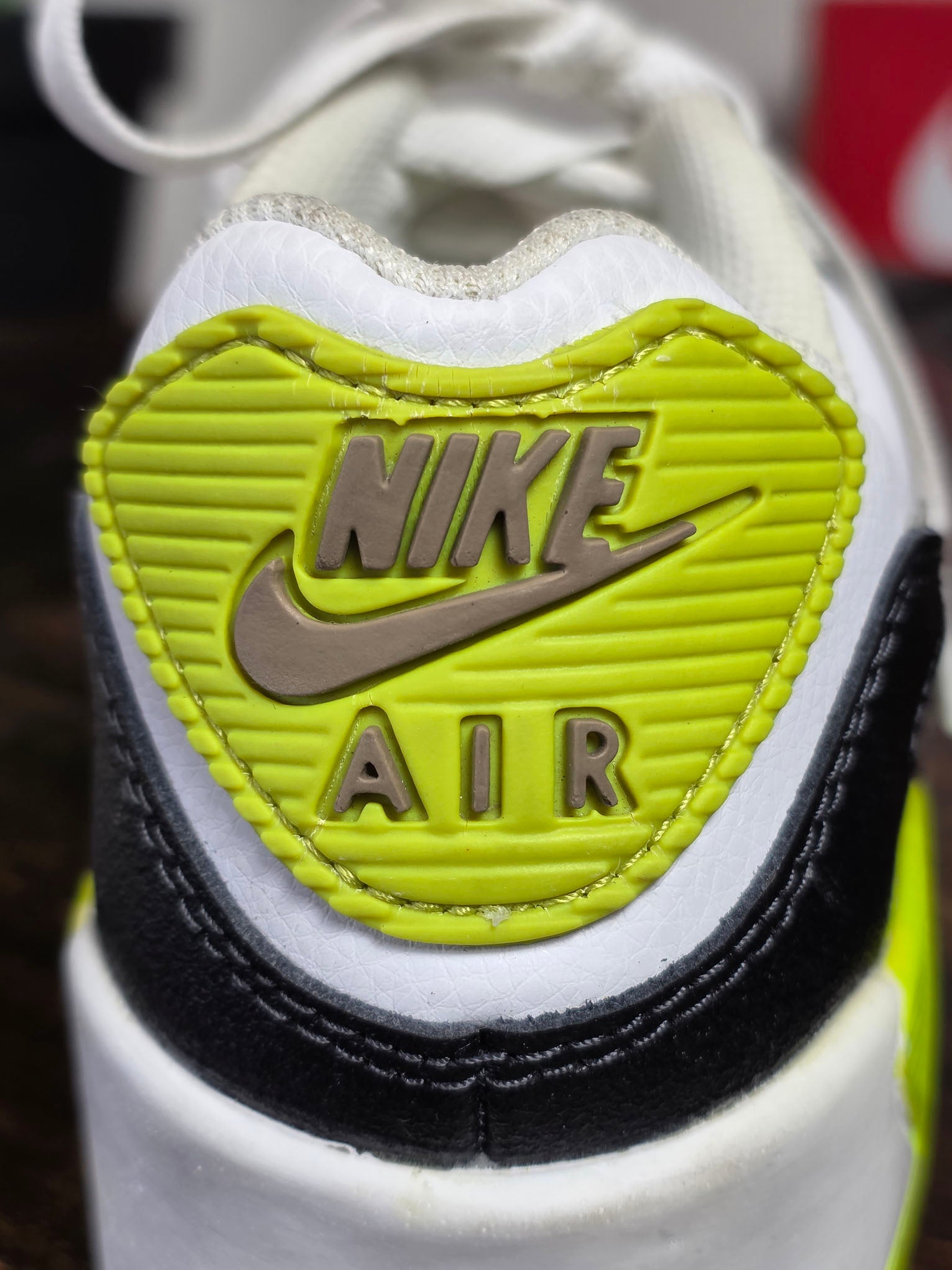 Nike Air Max 90 GS Cyber maat 36