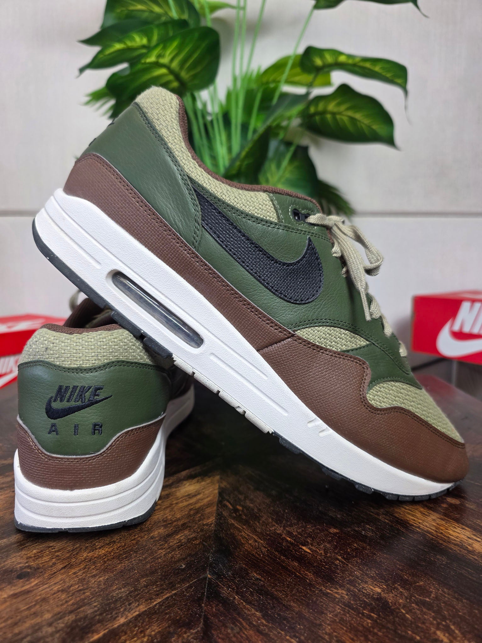 Nike Air Max 1 Essential Premium "Neutral Olive Cacao Wow" maat 51,5