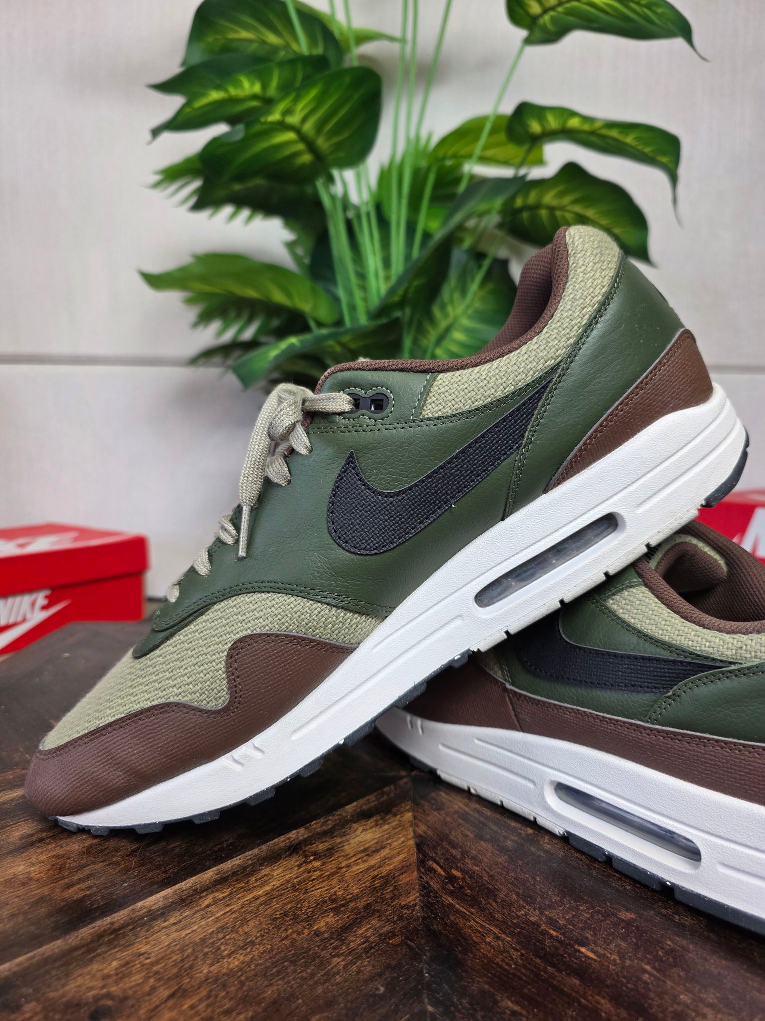 Nike Air Max 1 Essential Premium "Neutral Olive Cacao Wow" maat 51,5