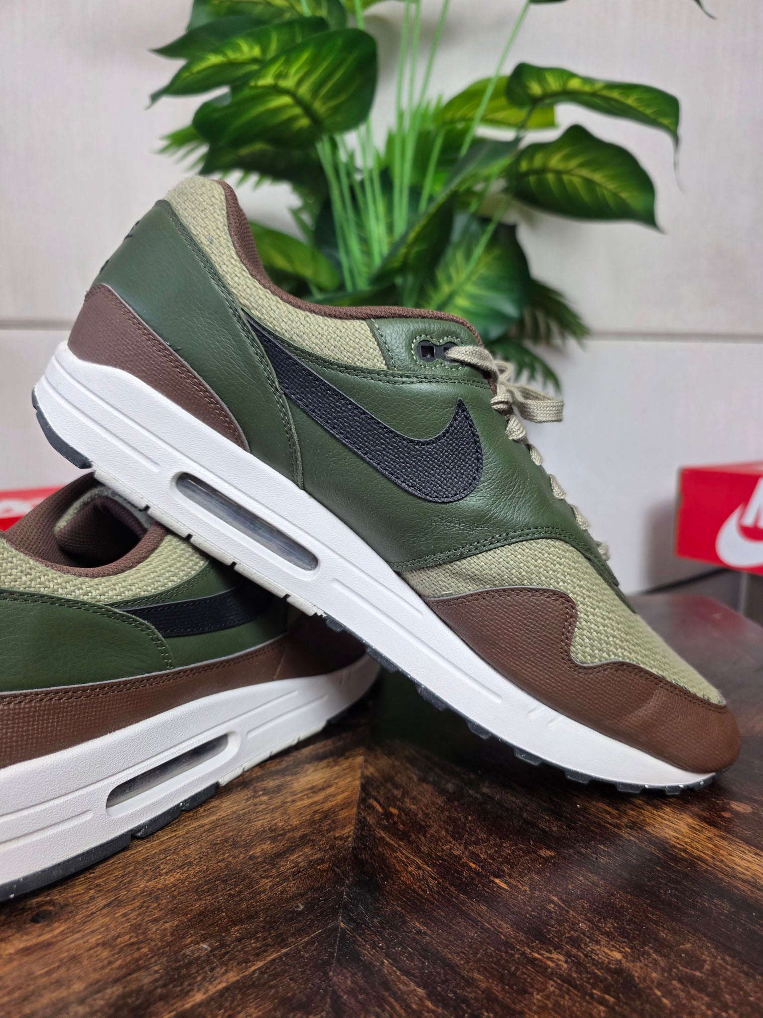 Nike Air Max 1 Essential Premium "Neutral Olive Cacao Wow" maat 51,5