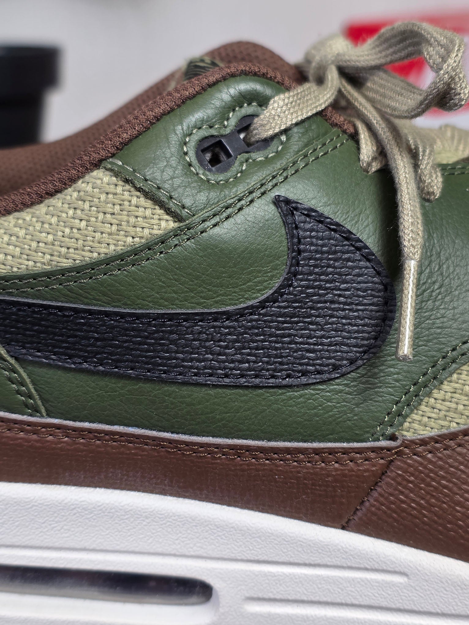 Nike Air Max 1 Essential Premium "Neutral Olive Cacao Wow" maat 51,5